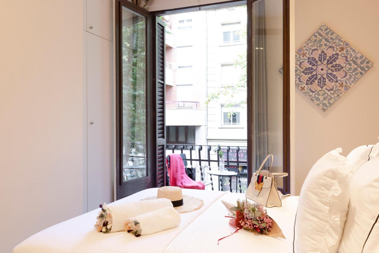 Chic Apartments บาร์เซโลนา ภายนอก รูปภาพ