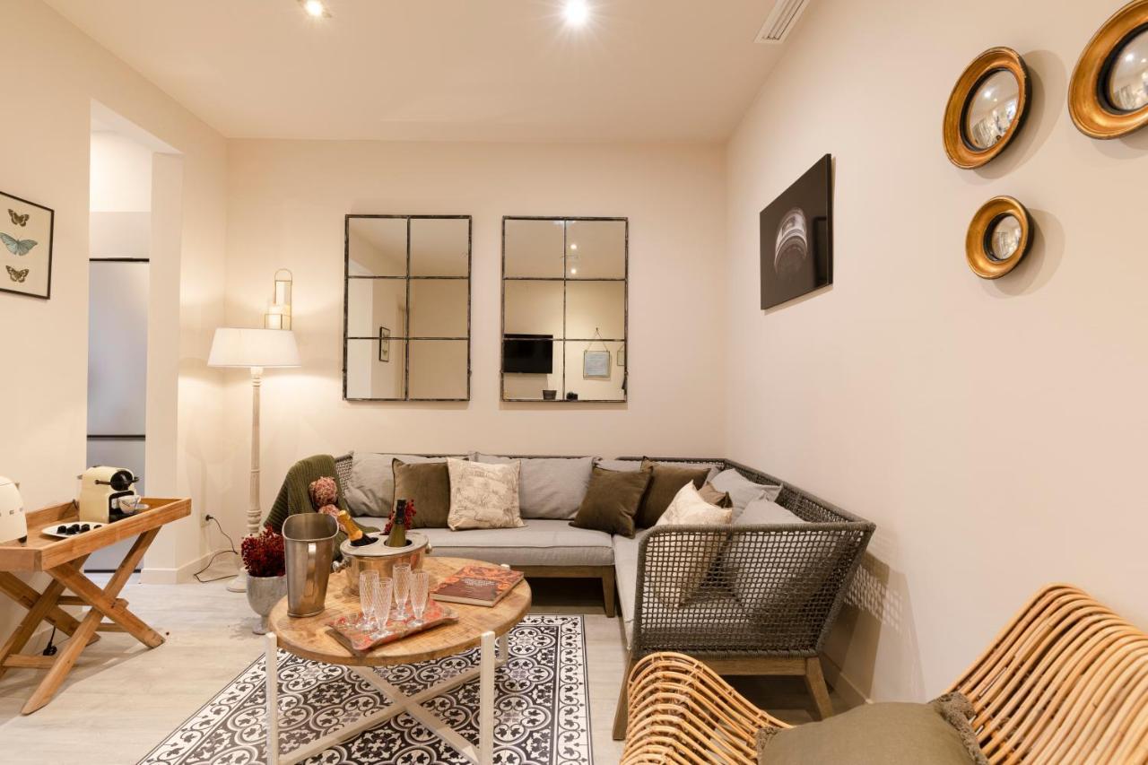 Chic Apartments บาร์เซโลนา ภายนอก รูปภาพ