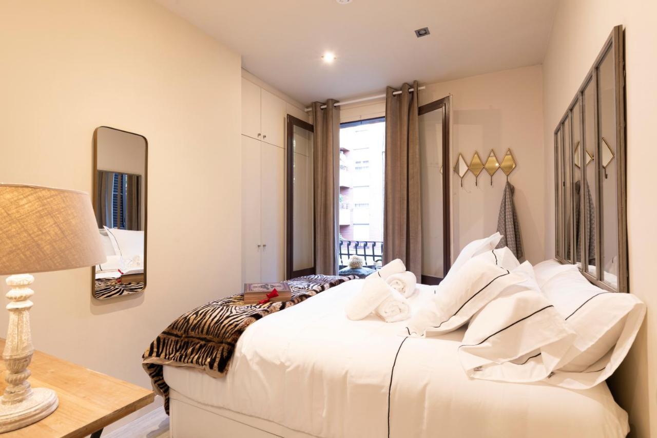 Chic Apartments บาร์เซโลนา ภายนอก รูปภาพ