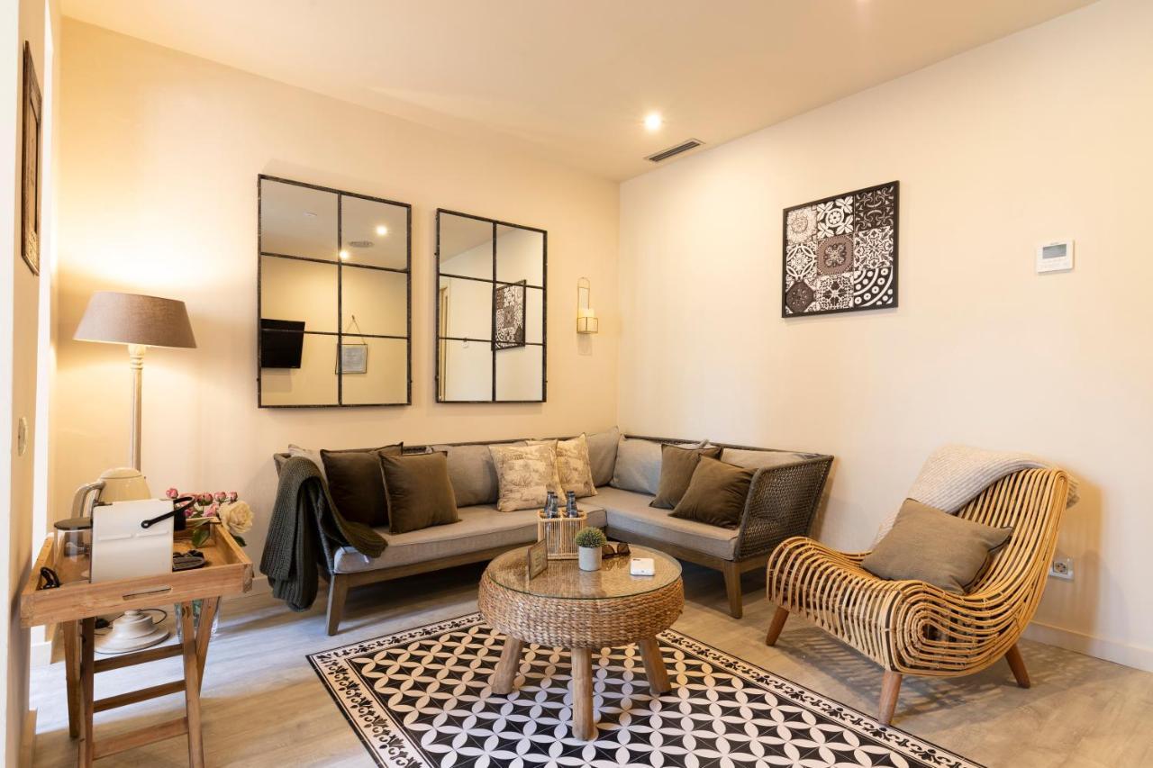 Chic Apartments บาร์เซโลนา ภายนอก รูปภาพ