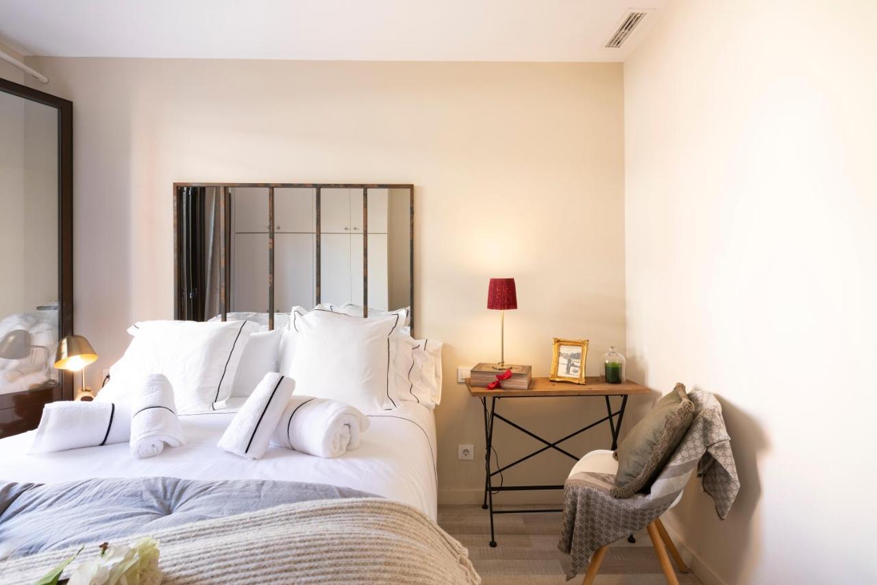 Chic Apartments บาร์เซโลนา ภายนอก รูปภาพ